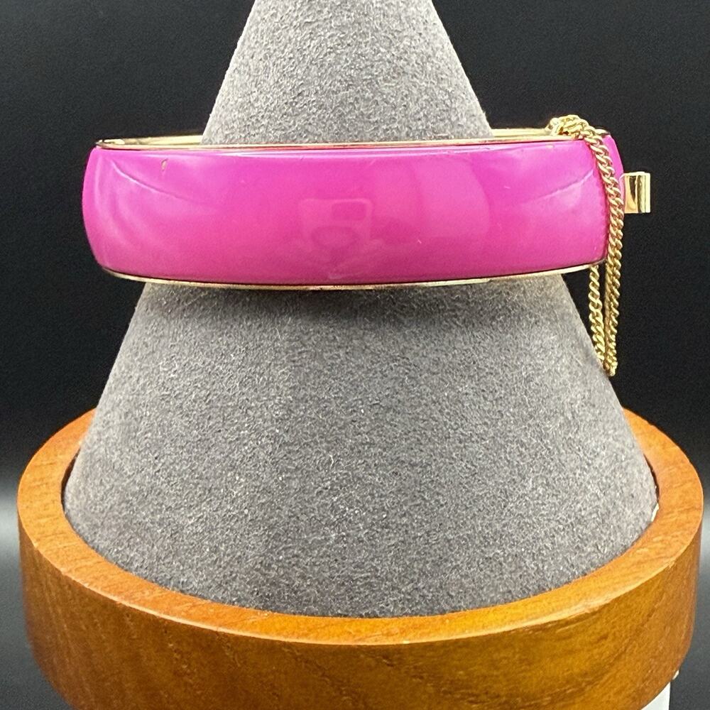 Vintage Hot Pink Enamel Bangle Bracelet Gold Tone Hinged Clamper Safety Chain